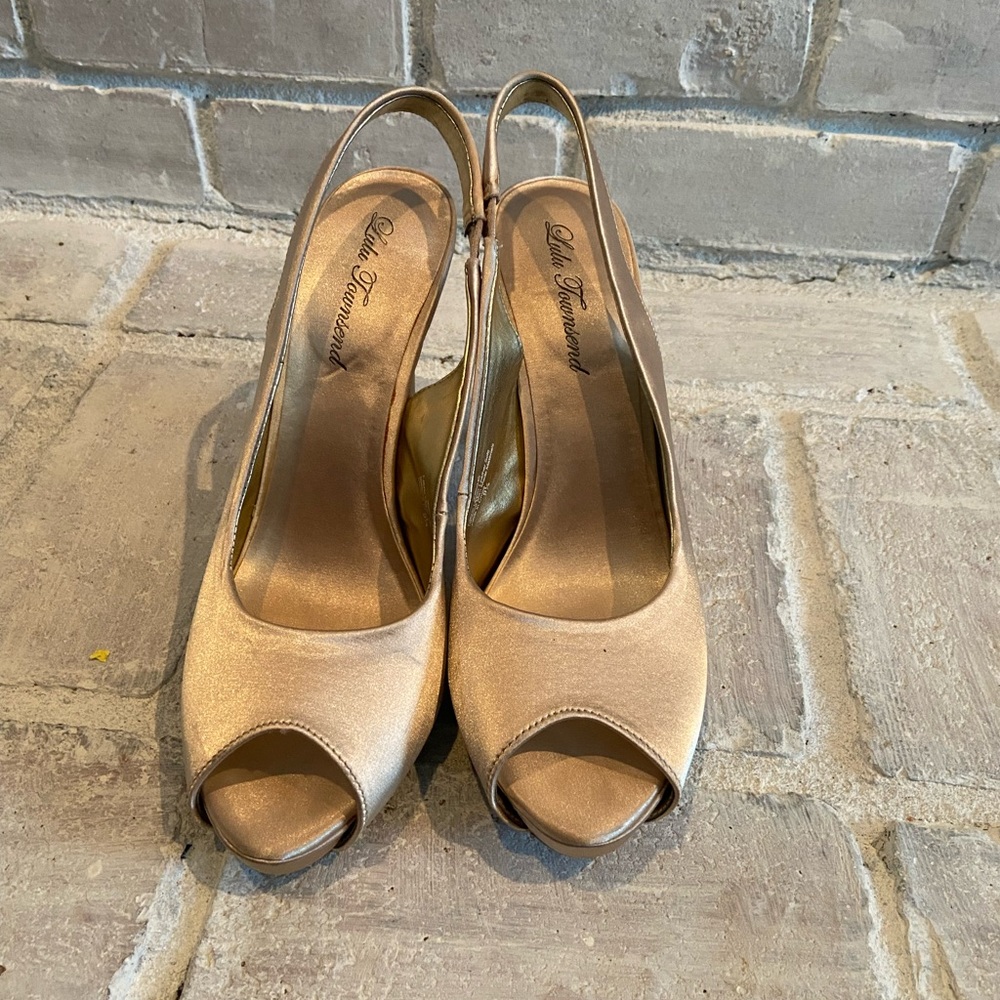 Lulu Townsend Champagne  Peep Toe Heels Size 9 1/2